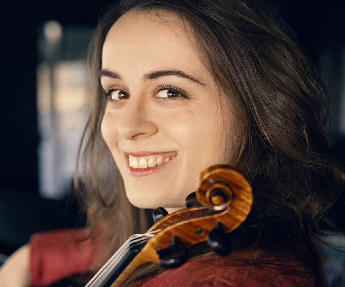 Suzanne-Durand-Riviere__JBM7601-©Jean-Baptiste-Millot-scaled-e1703166705244-1200x997.webp